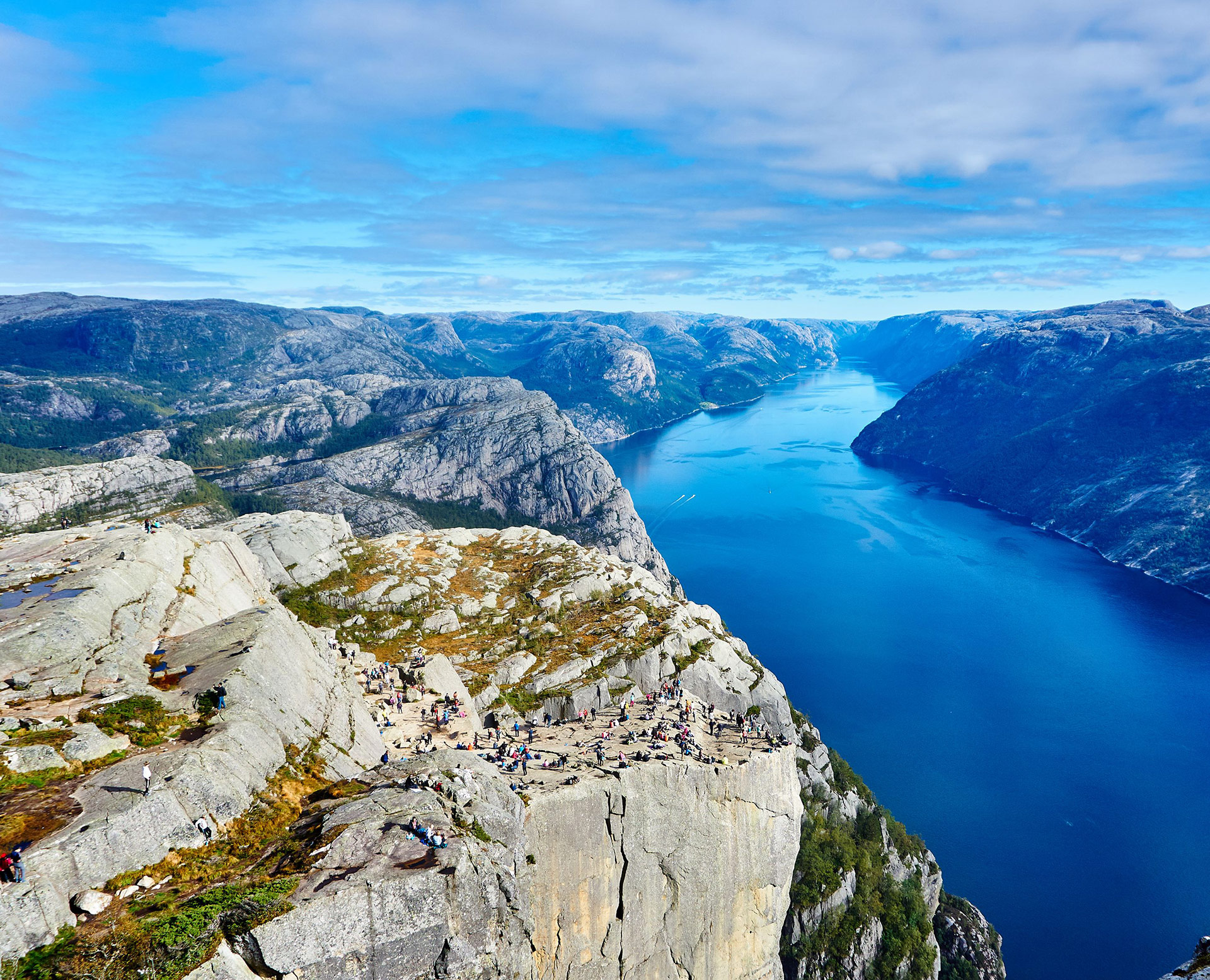 10 Essential Tips for Your Next Hiking Holiday Adventure