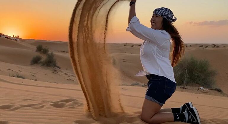 Dubai -desert-safari-on-red-dunes-02